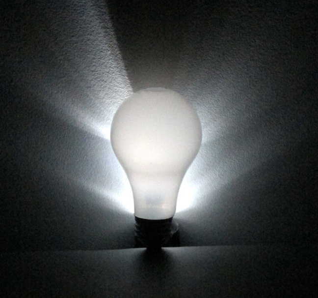 Light bulb icon.